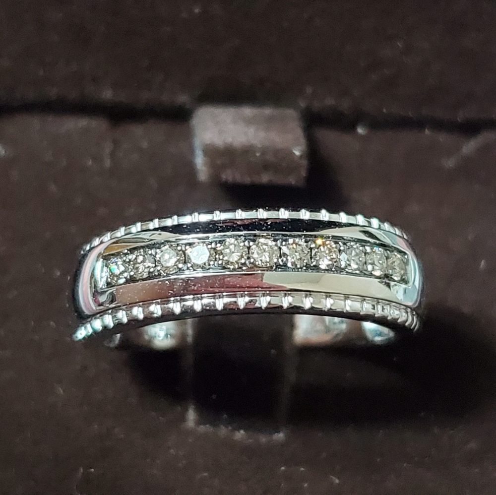 LeVian Men's size 10 ring